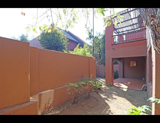 2 BEDROOM TOWNHOUSE FOR SALE IN MAGALIESSIG